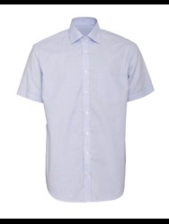 Short-sleeved men's shirt in Classic Fit